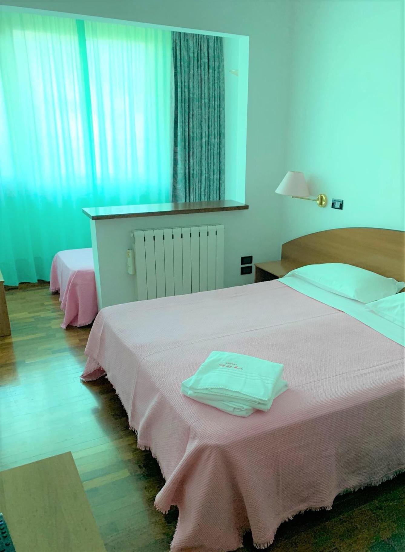 Hotel Tetto Delle Marche - Ristorante Dei Conti Cingoli Quarto foto
